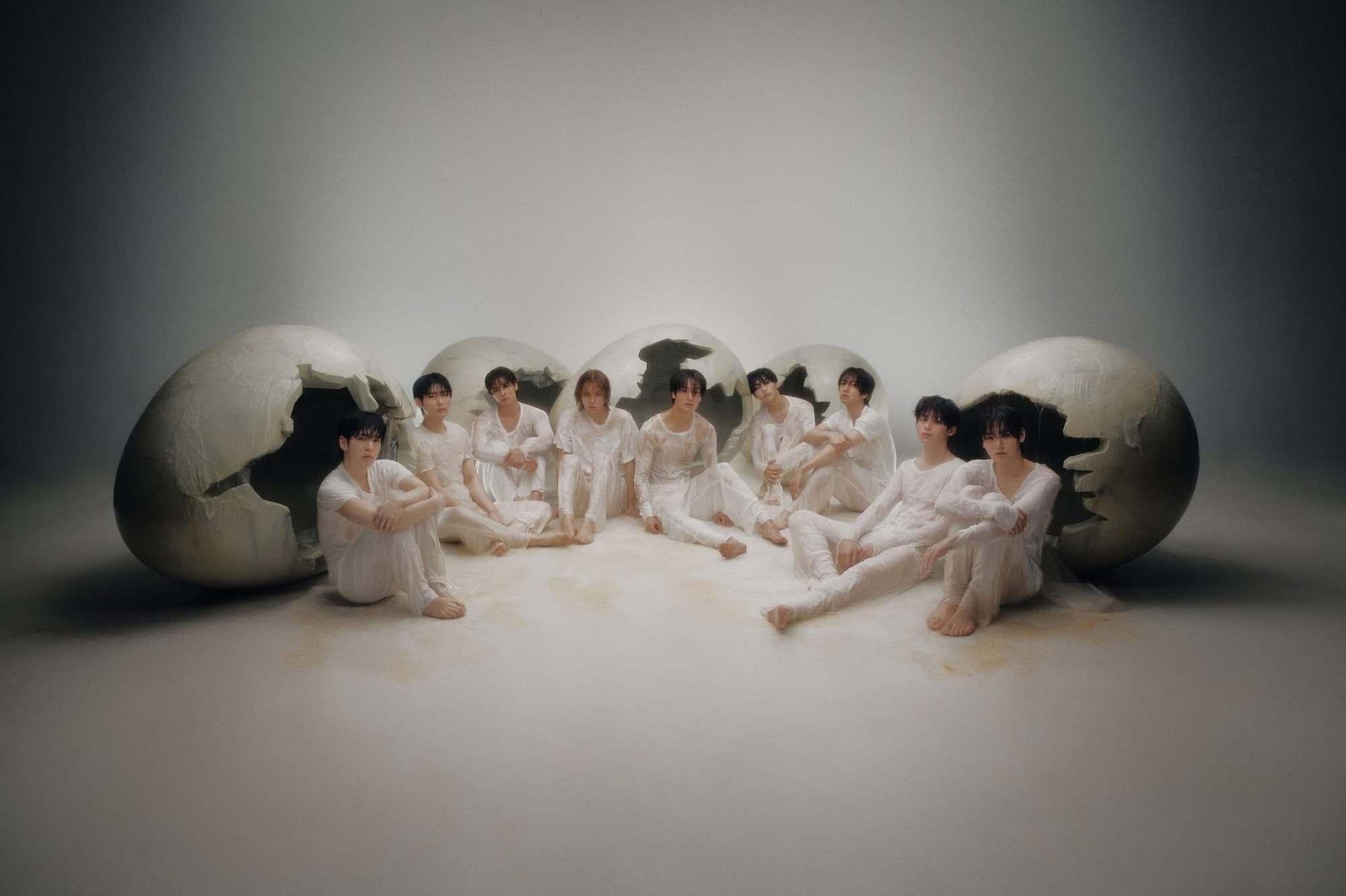 cravity slimy concept teasergroup-eggs-white-sitting.
