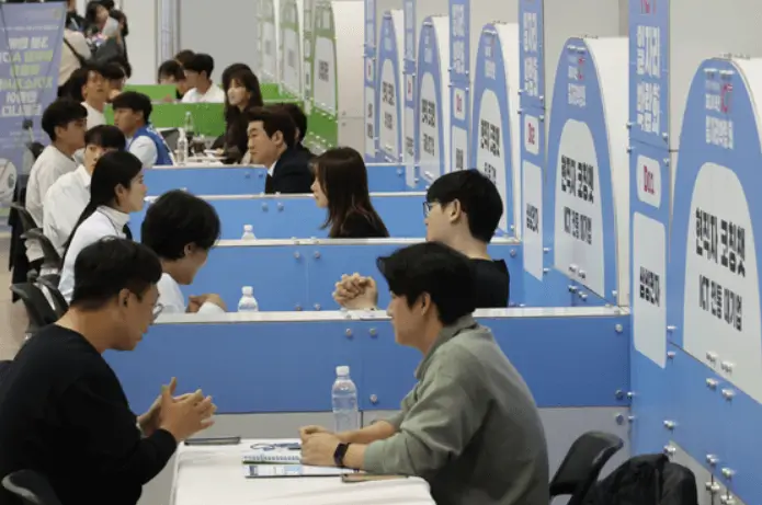 chaebol in south koreainterview-Korean-booths-conference.