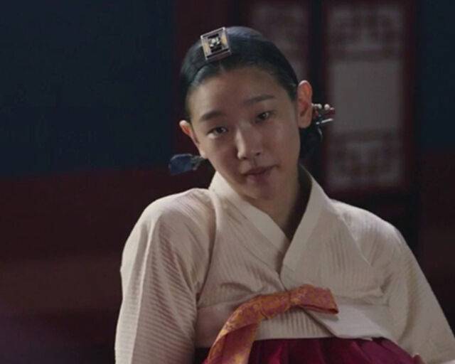 park so-dam park won-sook familywoman-hanbok-traditional-Korean.