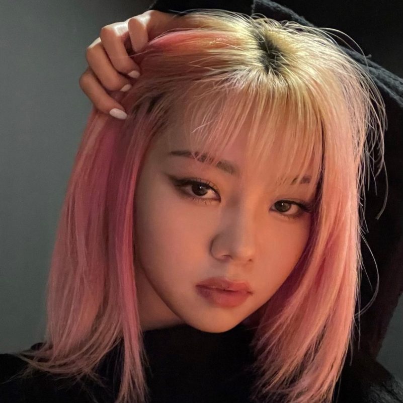 the black label co-ed idol groupportrait-pinkHair-Asian-eyeliner.