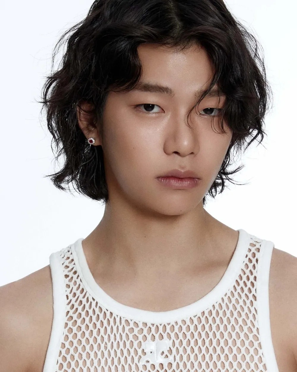 the black label co-ed idol groupportrait-earring-wavyhair-tanktop.