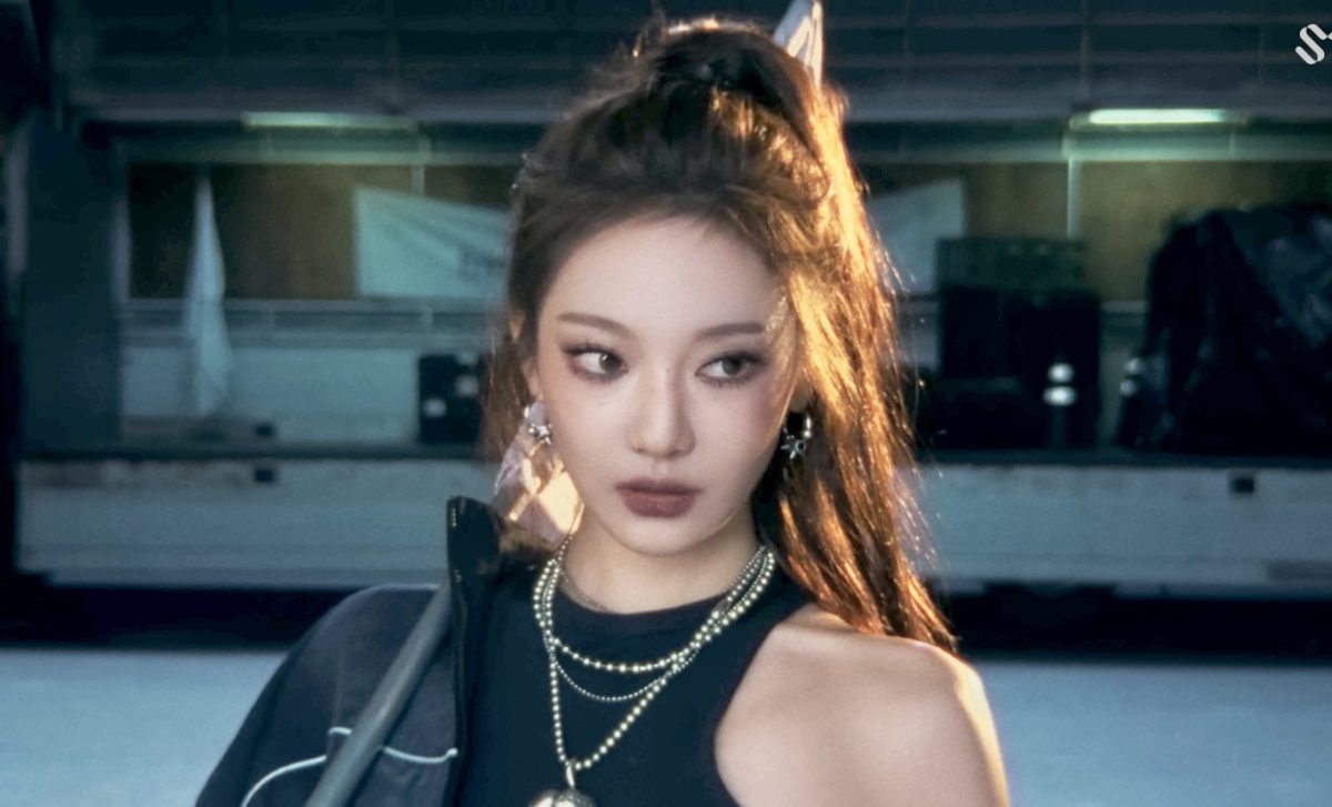 aespa dirty work performance videowoman-jewelry-ponytail-jacket.