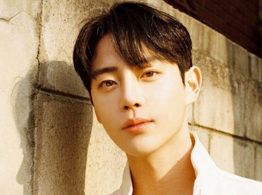 kim jong-seok fraud victimportrait-man-handsome-asian.