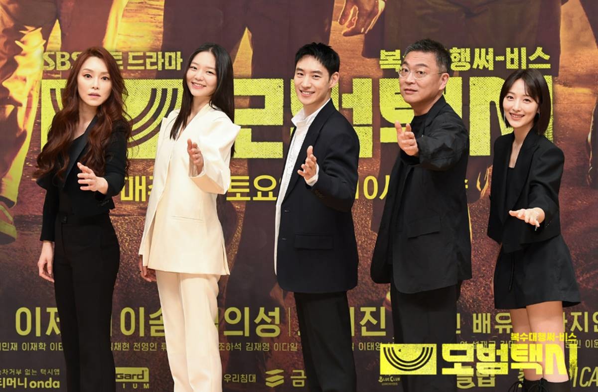 taxi driver season 1 netflixactors-premiere-pose-suits.