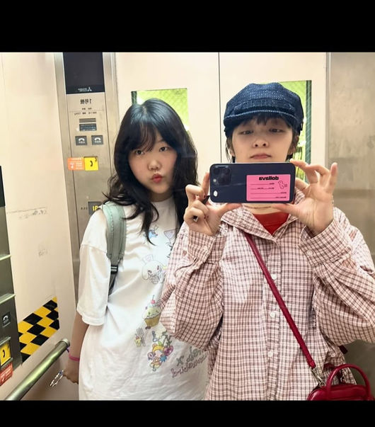 akmu lee su hyun kim bo ra instagram
