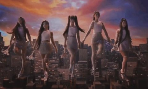 ILLIT's random MV shots