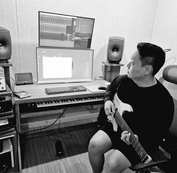 jung gu hyeon on k-pop idolsmusic-studio-guitar-man-computers.