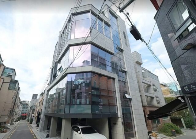 hyeri real estate backlashcity-building-windows-street.