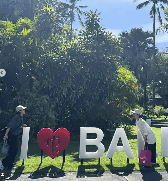 resident playbook bali reward vacationBali-Tourism-Travel-Sign.