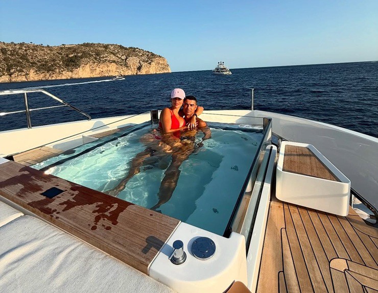 georgina-rodriguez-diamond-ring-cristiano-ronaldo-3