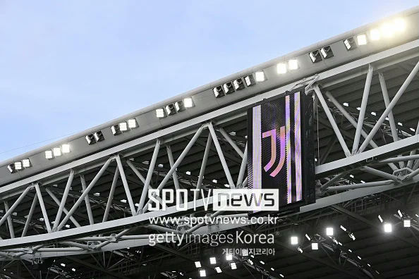 Juventus BLACKPINK concert videostadium' 'lights' 'beams' 'banner.