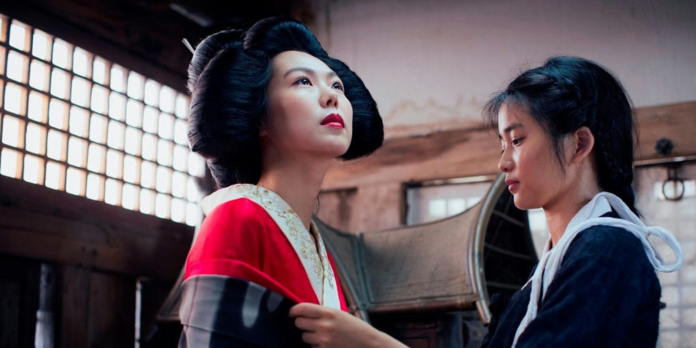 best Korean 18+ films' 'sian' 'women' 'traditionaldress' 'hairstyle' 'indoors.