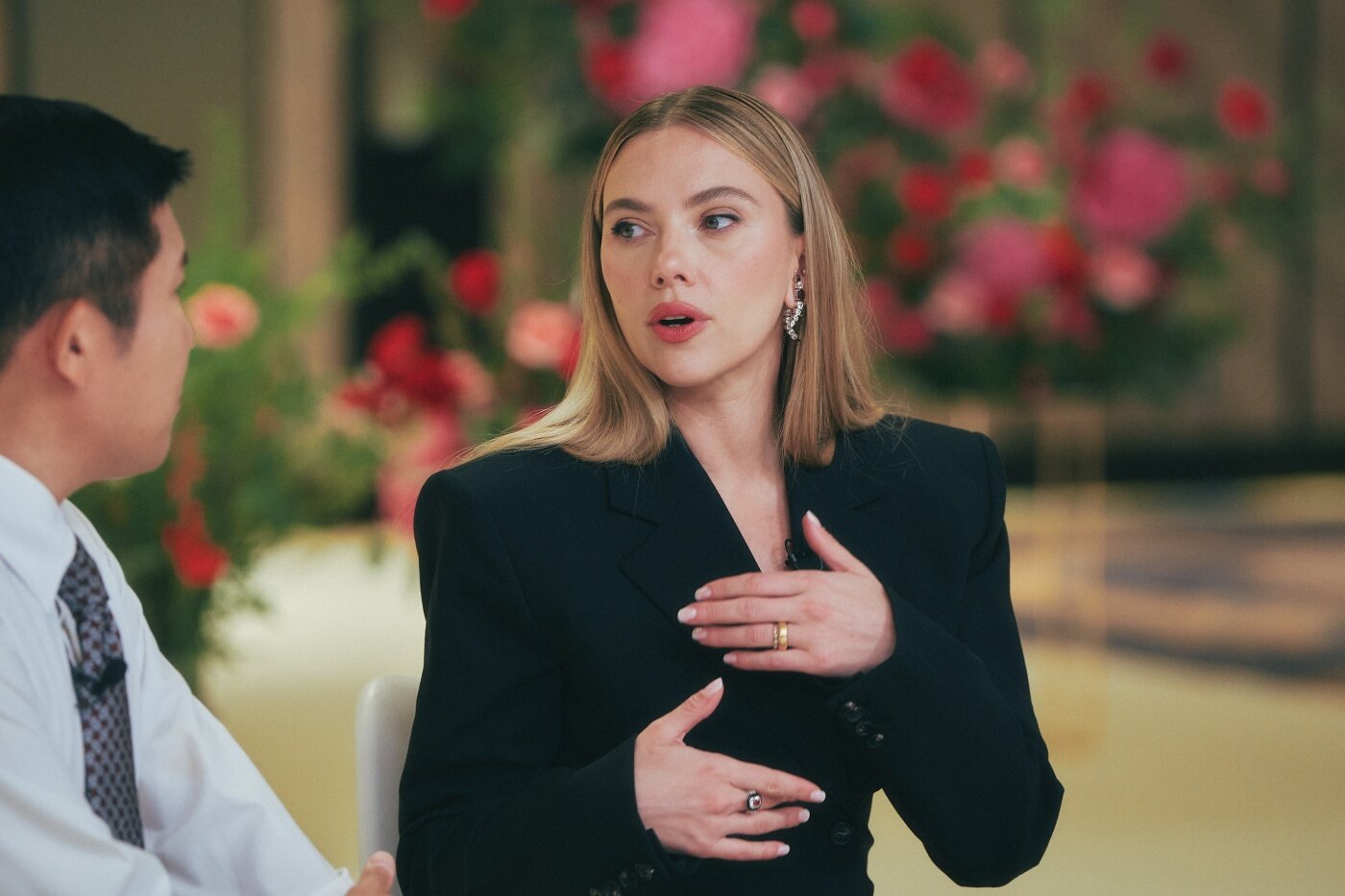 scarlett-johansson-you-quiz-episode-300-1