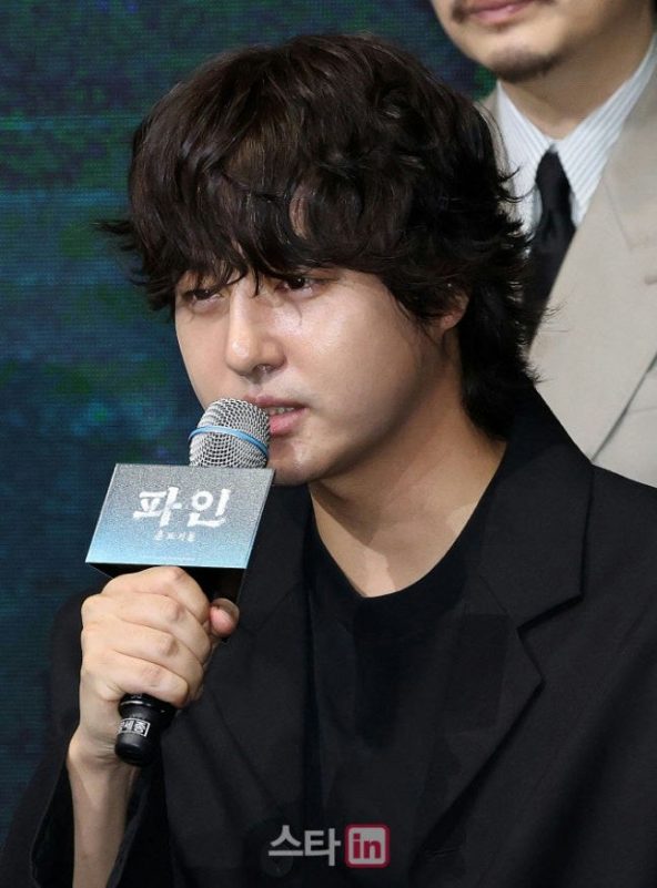 Yang Se Jong appearance changeMan-Microphone-Korean-Suit.
