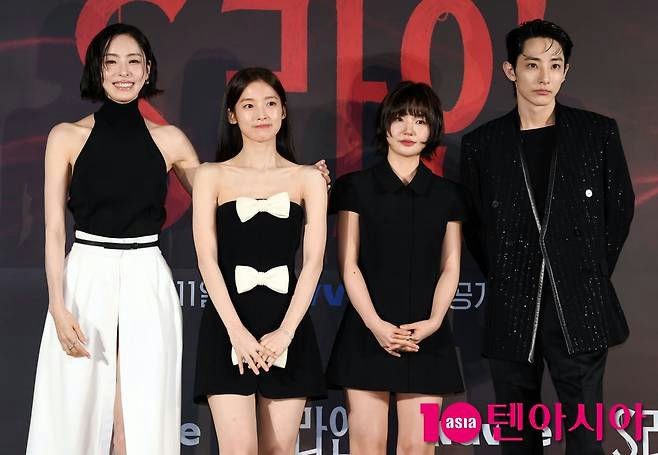Lee Soo-hyuk S-Linegroup-fashion-premiere-redcarpet