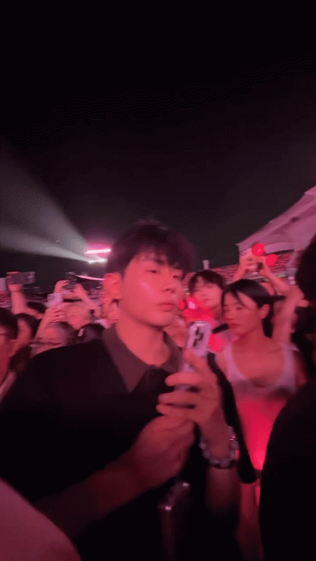 Chaos at BLACKPINK’s Concert