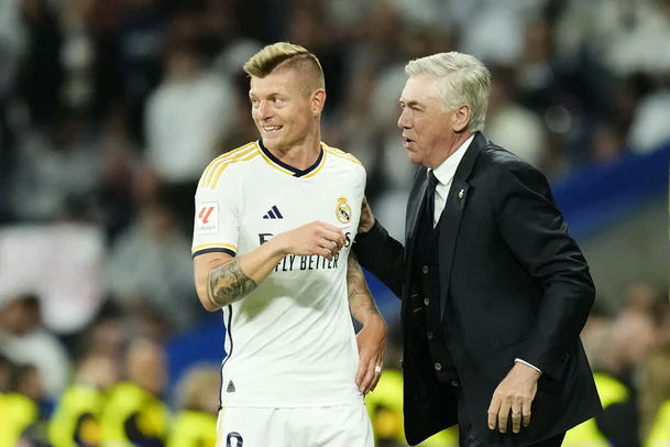 Toni Kroos Real Madridfootball-players-soccer-coach-stadium.