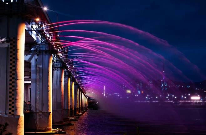 BLACKPINK lights Seoul landmarks pink concertbridge-fountain-night-purple.