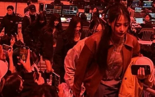 BLACKPINK DEADLINE concertfashion-crowd-celebrity-performance.