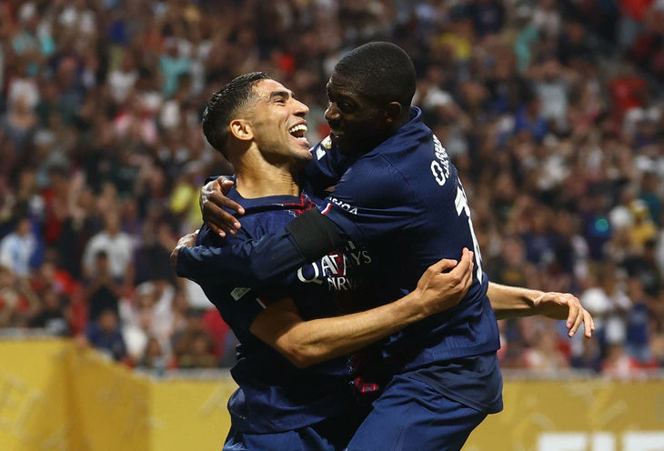 Horror Collisionsoccer-celebration-players-stadium.