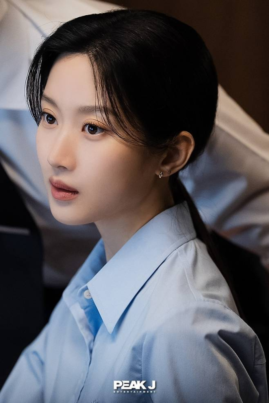 Moon Ga-young Law and the Cityportrait-woman-ponytail-shirt.