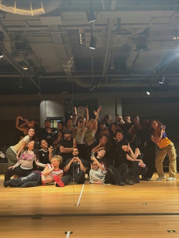 BLACKPINK new song JUMPgroup-reflection-studio-people.