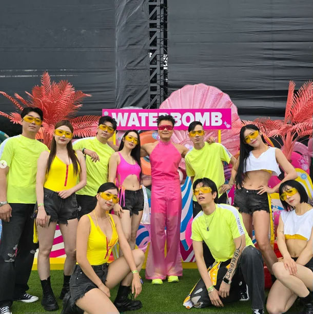 Park Jin-young Waterbomb 2025group-WATERBOMB-sunglasses-neon.