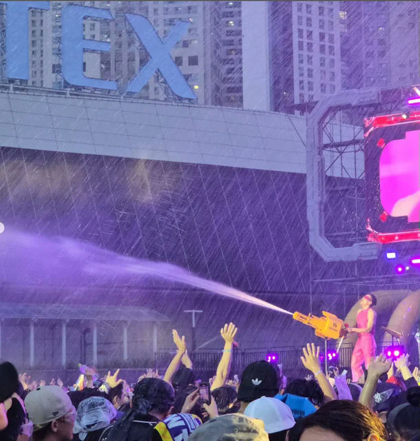 Park Jin-young Waterbomb 2025concert-crowd-waterCannon-performer.