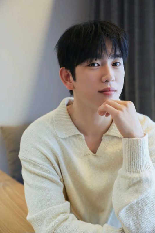 Park Jinyoung weight lossportrait-sweater-indoors-Korean.
