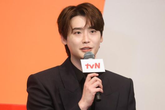 lee-jong-suk-seocho-dong-legal-drama-return