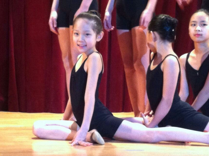 Youngseo pre-debut visualsballet-dancer-stretching-performance-leotard.